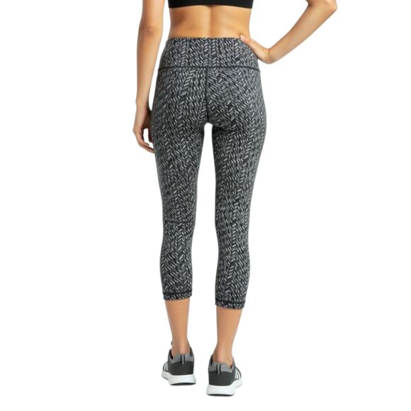 L.L. Bean Gray Geometric Carbon Capri Leggings Sz XS | UPF 50+ Activewear - Picture 3 of 10